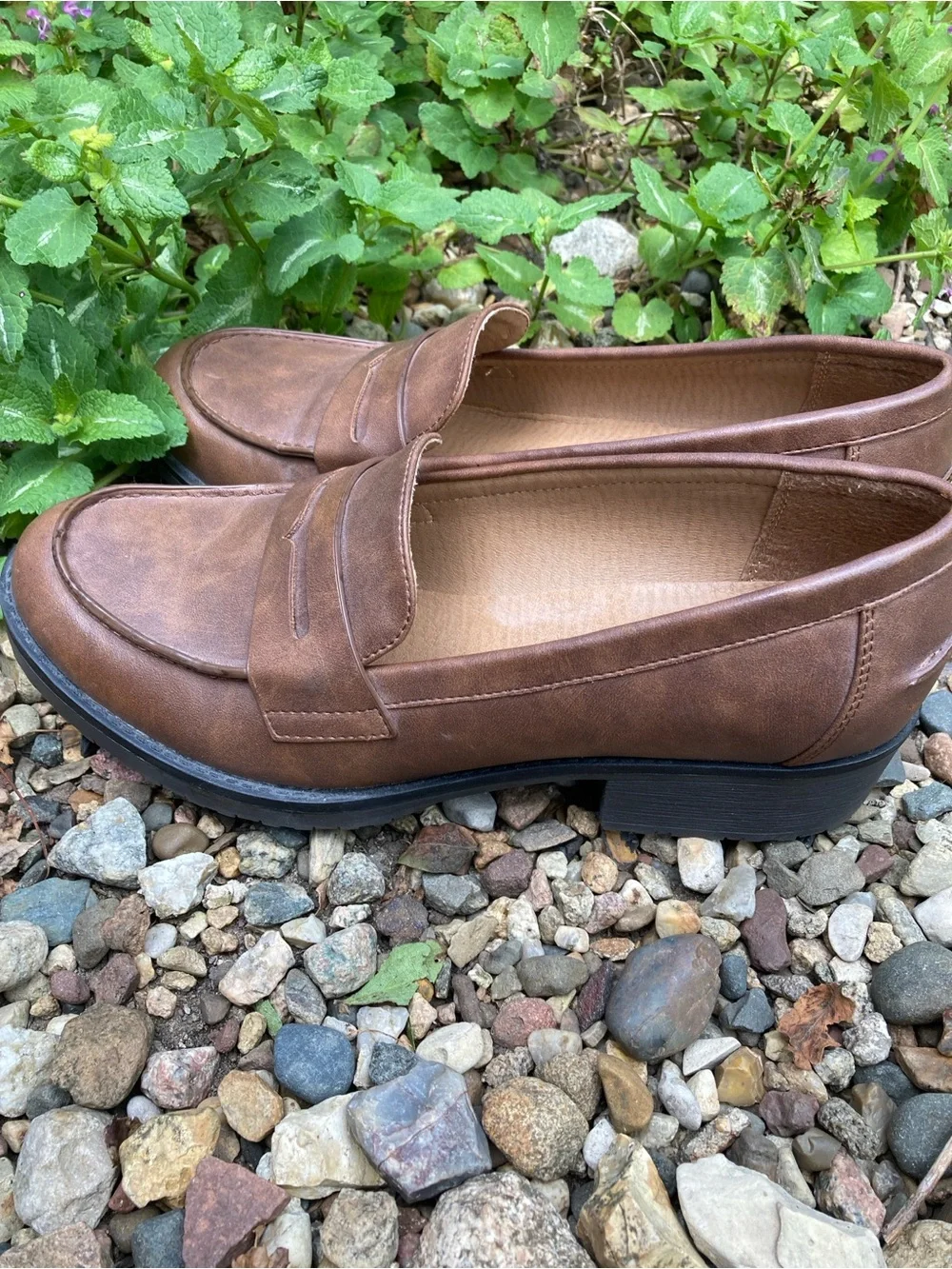 Bare Traps size 9.5 brown faux leather slip on penny loafers